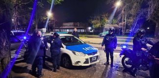 AGMER denuncia un operativo policial desmedido contra docentes que visibilizan las precarias condiciones salariales en la provincia