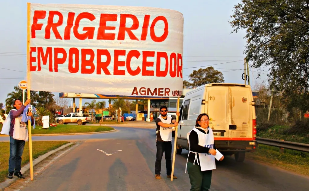 Ruidazo docente en Plaza Ramírez este lunes por los descuentos abusivos