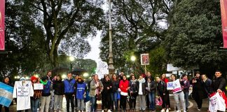 La agrupación «Fuentealba» se manifestó en Plaza Ramírez