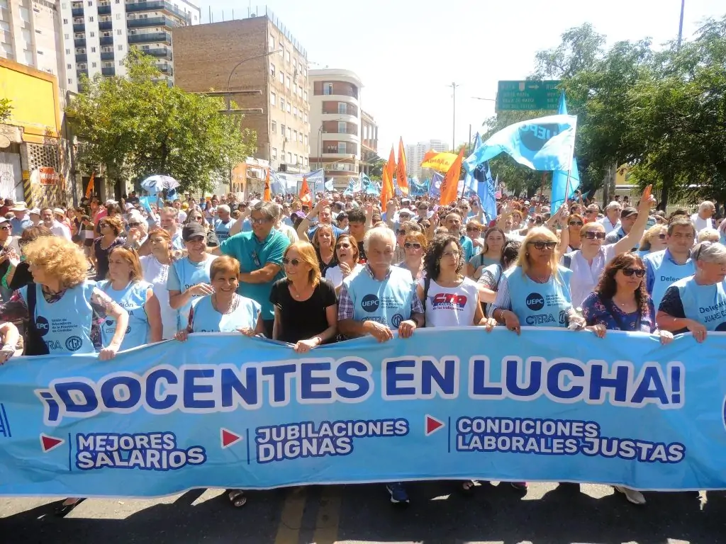 Docentes universitarios inician paro de 72 horas ante la falta de respuesta del Gobierno