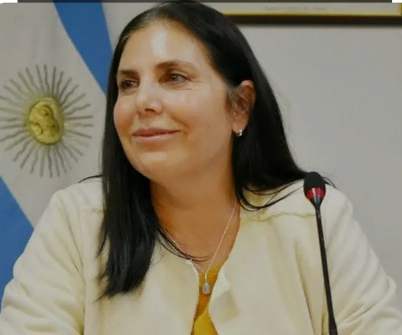 Diputada Lena: “Cuando roban al Estado, están robando una ayuda a una familia que no tiene para comer”