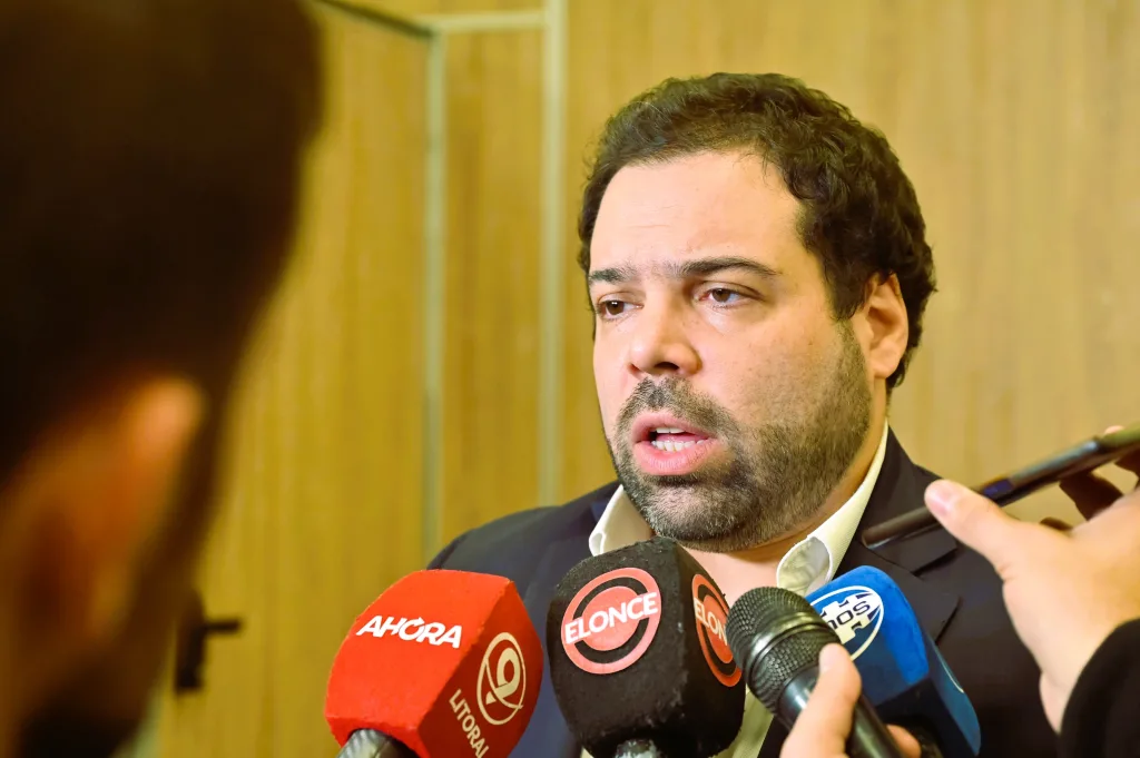 El gobierno destaca el «diálogo, el respeto y la seriedad» de la negociación con los docentes