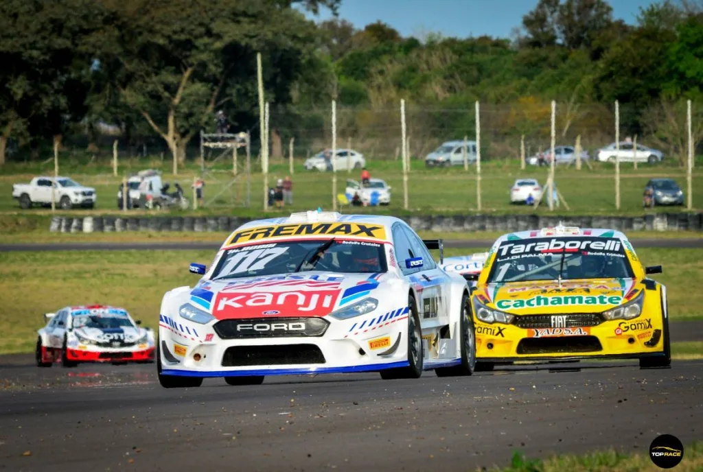 Top Race Brilla en Concepción del Uruguay: Arranca un Mes de Plena Actividad Automovilística