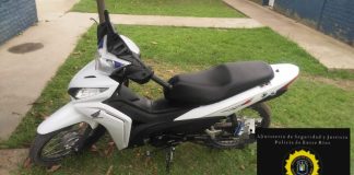Policía recupera una moto denunciada como robada en un control de rutina