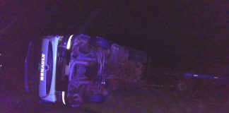 Un camión con acoplado volcó en Ruta 14 por el mal estado