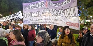 Marcha en Plaza Ramírez: Unificación de Gremios y Vecinos en Defensa de Jubilados, Trabajadores y Estudiantes