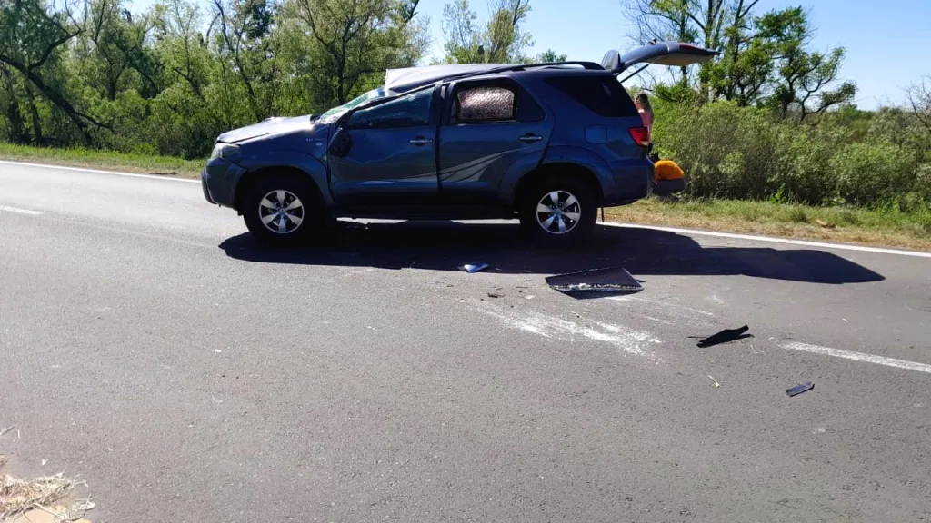 Siniestro Vial en Autovía N° 12: Vuelco de una Camioneta y cinco mujeres heridas