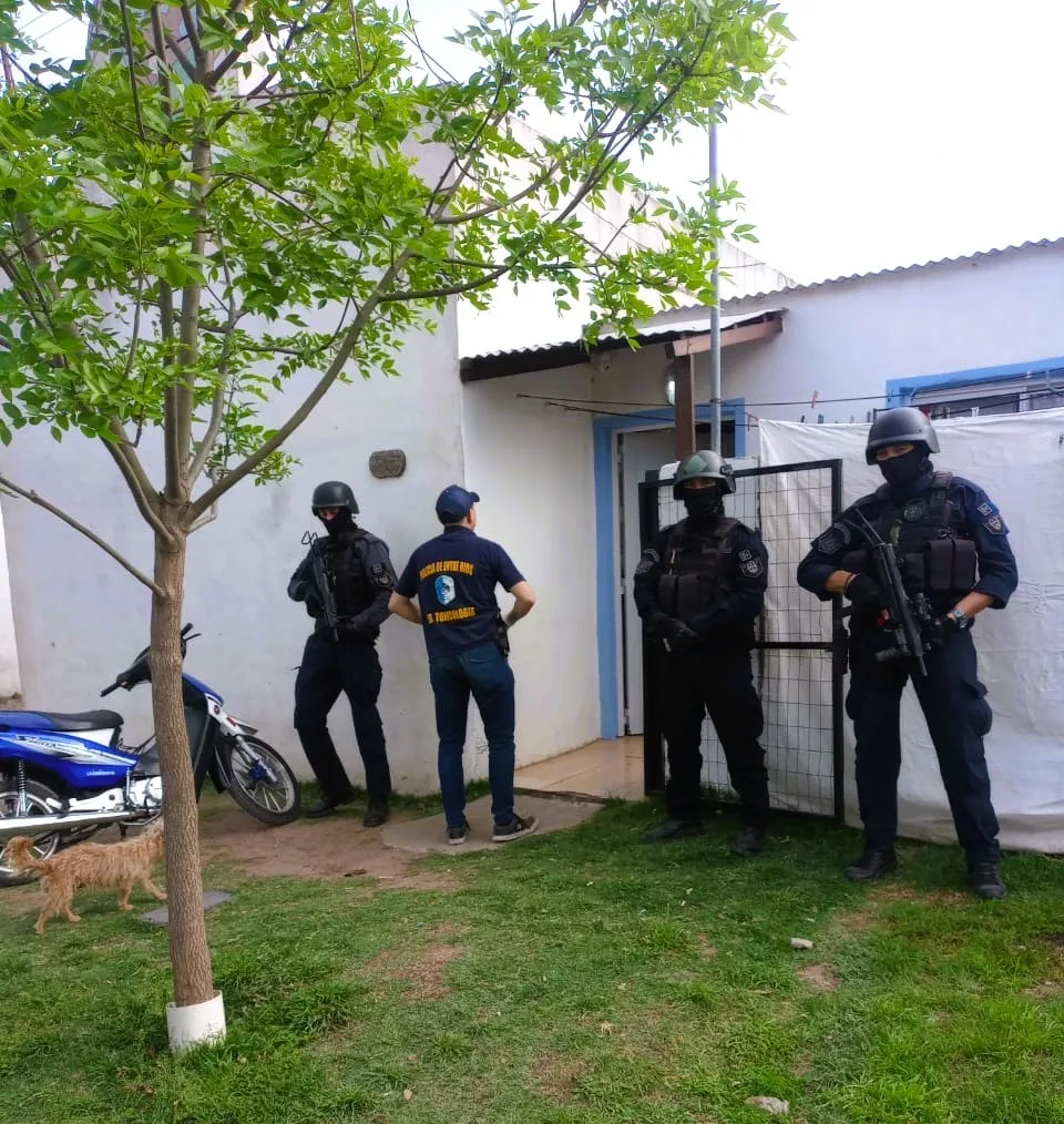 Dpto Gualeguaychú: desbaratan puntos de venta de drogas en Larroque