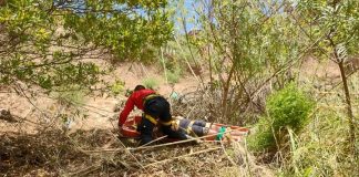 Rescataron a una mujer tras caer de una barranca en un Camping