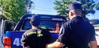 Robó en un kiosco y quiso ocultar lo sustraído en un tacho de basura en Plaza San Martín.