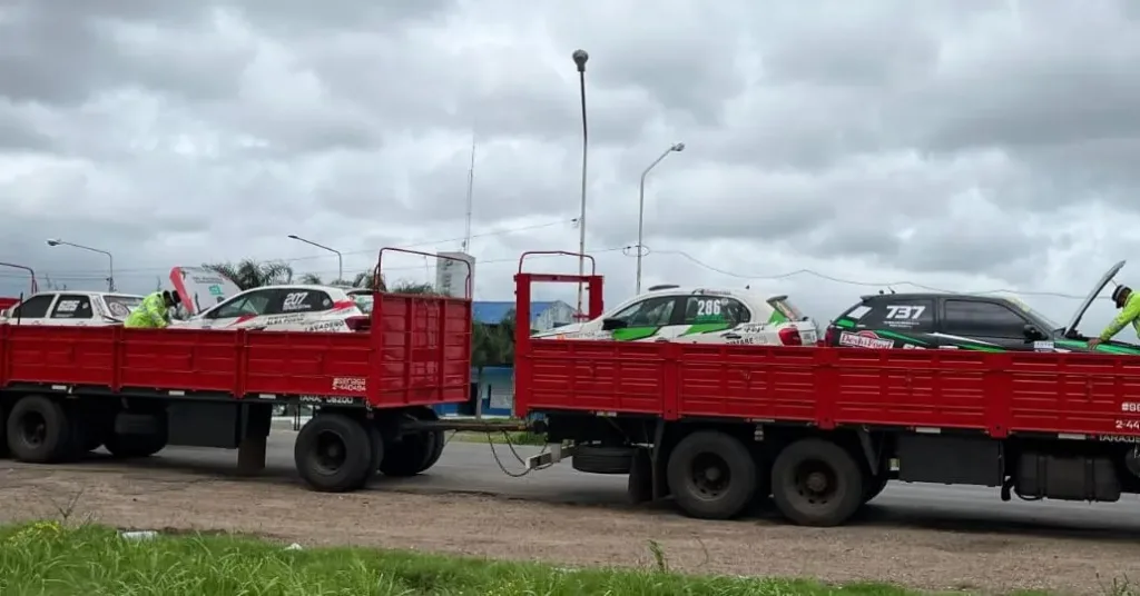 Efectivos camineros secuestran vehículos de carreras en la Autovía Gervasio Artigas