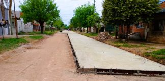 Continúa la pavimentación en calle Filiberto