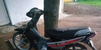 Evadió un control policial y abandonó la moto tras una persecución