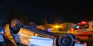 Ruta 18: Automovilista volcó y solo sufrió lesiones leves