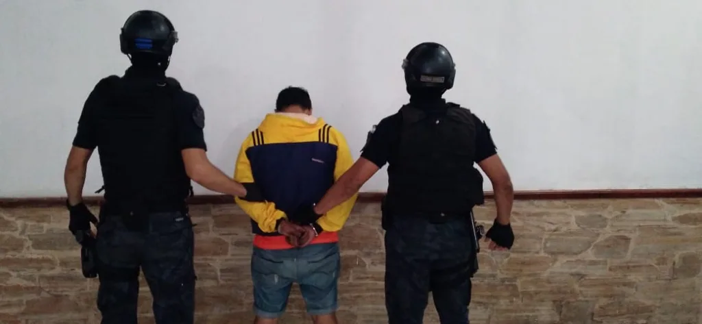 Allanamiento en La Paz: Detención de un hombre con cocaína, plantas de cannabis y una motocicleta robada