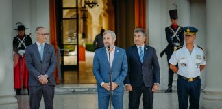 Frigerio y Roncaglia entregaron vehículos y herramientas a la Policía de Entre Ríos