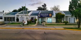 Accidente vial en Avenida Sansoni: mujer atropellada por motociclista que luego se fugó