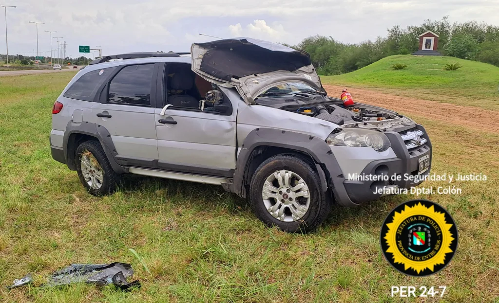 Despiste y Vuelco de un Automóvil en la Autovía G. Artigas: Un persona resultó herida