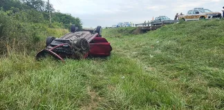 Un vehículo volcó en ruta 14