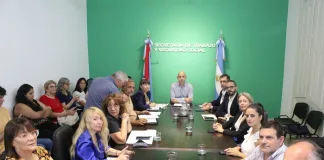 La provincia acordó un nuevo aumento salarial con trabajadores estatales