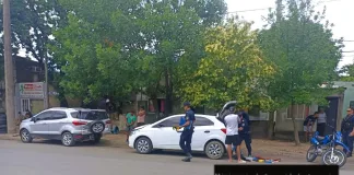 Conductor alcoholizado se sube a la vereda y atropella a madre e hija en Boulevard Díaz Vélez