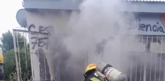 Encuentran sin vida a un hombre de 45 años tras sofocar un incendio en su vivienda