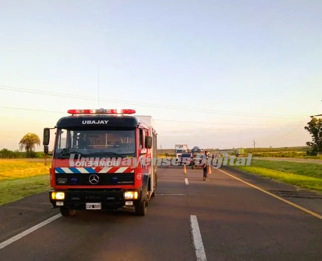 Ubajay: Una camioneta volcó en la Autovía con 5 ocupantes de nacionalidad paraguaya