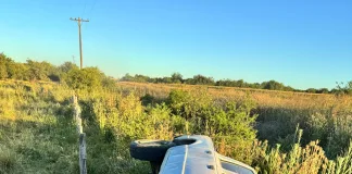 Una camioneta volcó en cercanías de la escuela 54, zona del Palacio San José