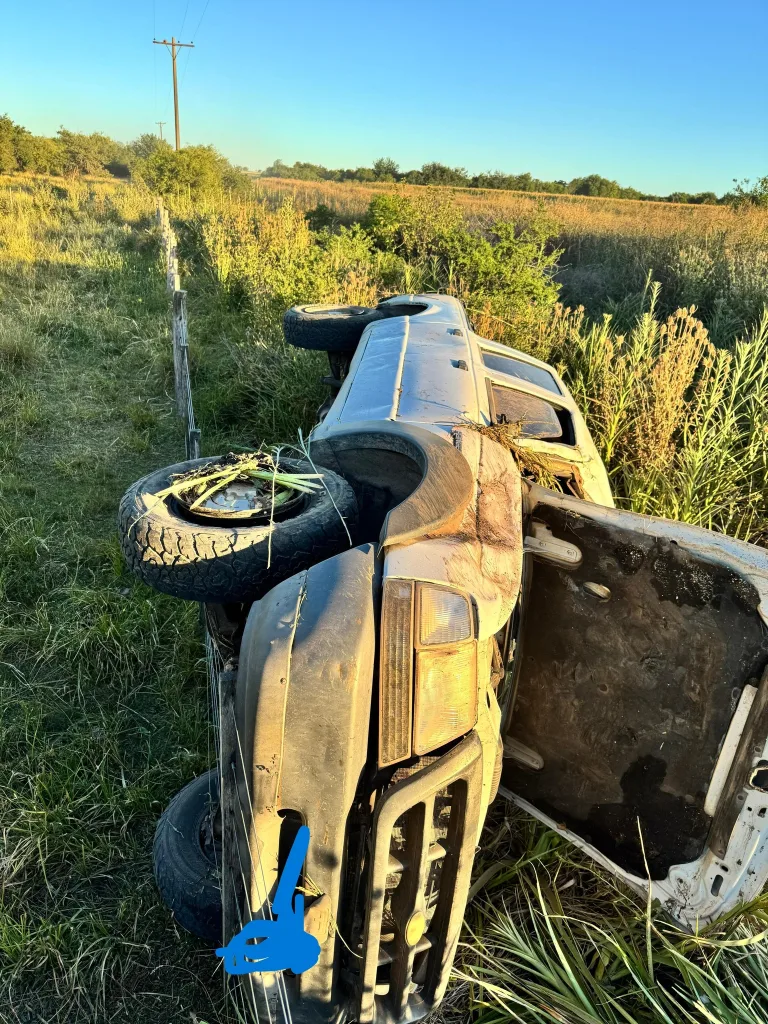 Una camioneta volcó en cercanías de la escuela 54, zona del Palacio San José