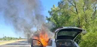 Incendio en la Autovía 12: Un Auto totalmente consumido por las llamas