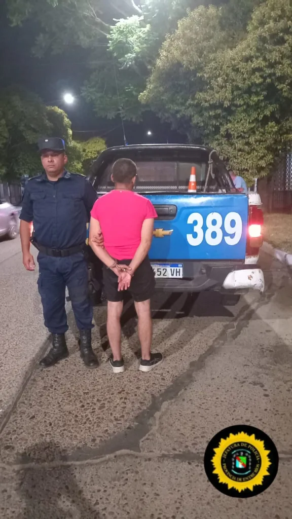 Detienen a acompañante terapéutico por actos obscenos en la vía pública
