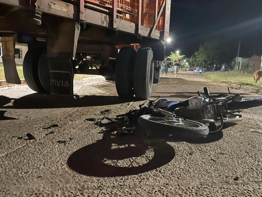 Joven perdió la vida al colisionar con un camión en Basavilbaso