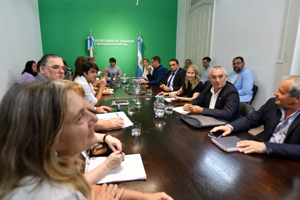 El gobierno y los gremios docentes vuelven a encontrarse este jueves