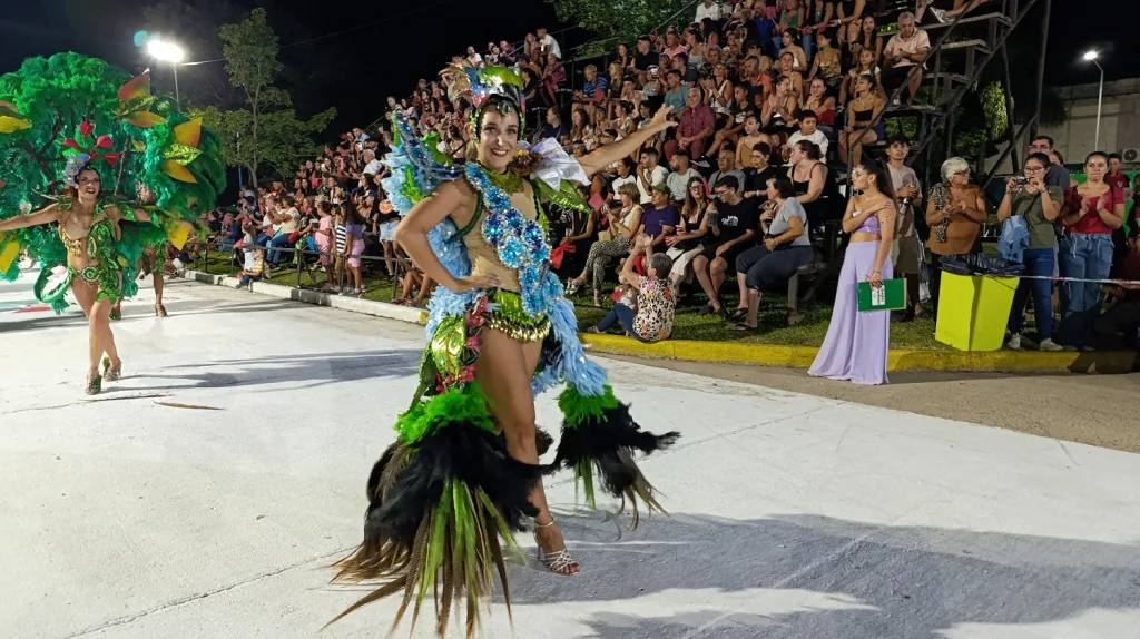 Llega la tercera noche de los Carnavales de Caseros