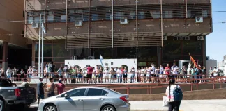 Crisis laboral en Granja Tres Arroyos: Trabajadores se movilizan ante cierre sorpresivo