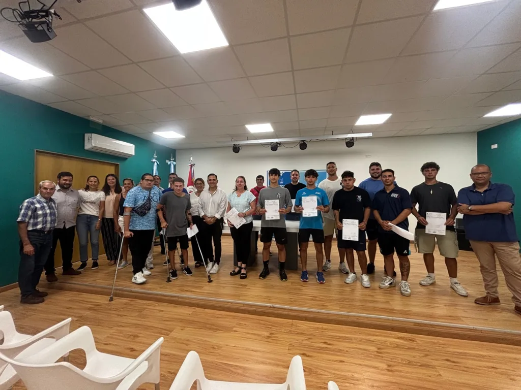 Entrega de aportes a deportistas uruguayenses