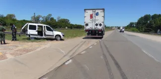Ruta 14: Choque entre una camioneta y un camión zona arroyo Urquiza