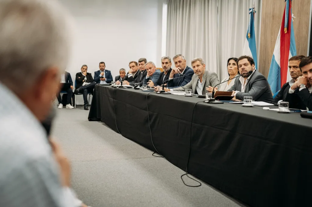 Lauritto participó de reunión del Gobernador con intendentes de la provincia