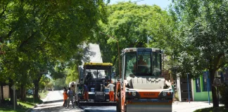 Avanza la repavimentación de 11 cuadras en calle Sarmiento