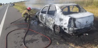Incendio de vehículo en la Autovía 14: Daños totales