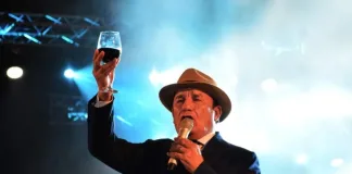 Julio Cáceres, la voz de Los de Imaguaré, presenta su primer libro en Concepción del Uruguay