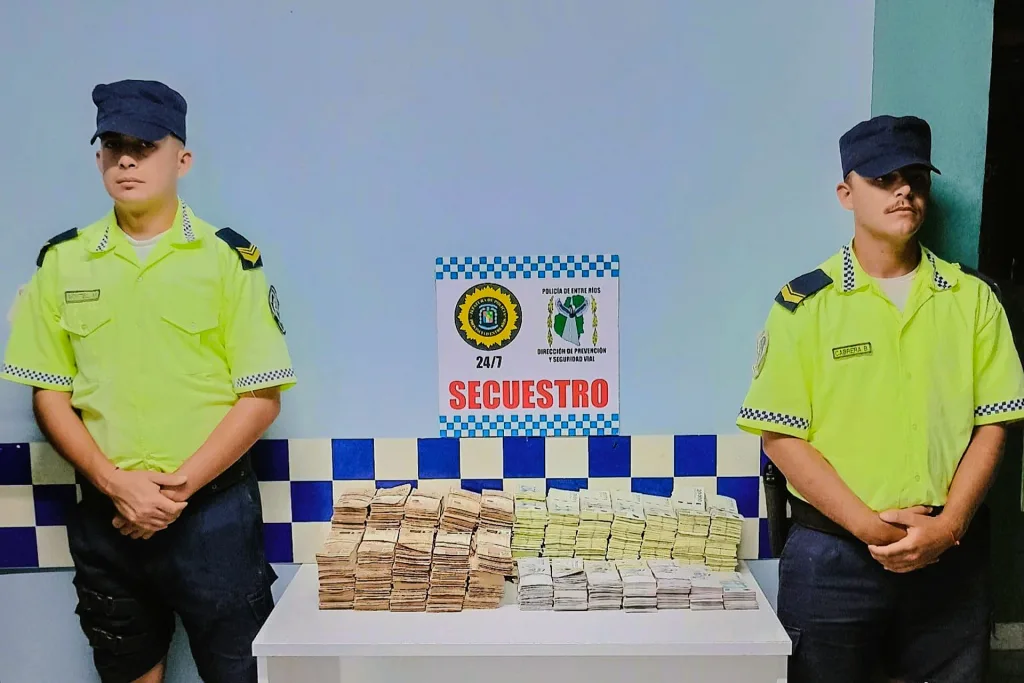 Importante secuestro de dinero en efectivo en el Puesto de Control Vial Paso Cerrito