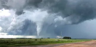 Registran la formación de un tornado en un campo en Tacuarembó: la explicación de los meteorólogos