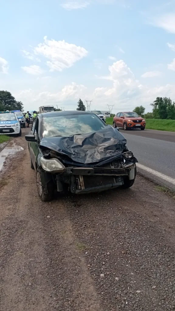 Siniestro vial en la Autovía N°12: Vehículo impacta por detrás a una camioneta