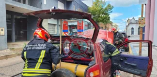 Principio de incendio vehicular en calle Urquiza