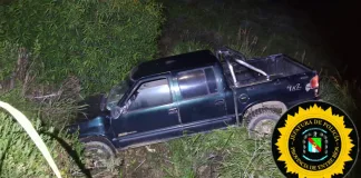 Despiste en Ruta 20: conductor perdió el control y cayó en un zanjón