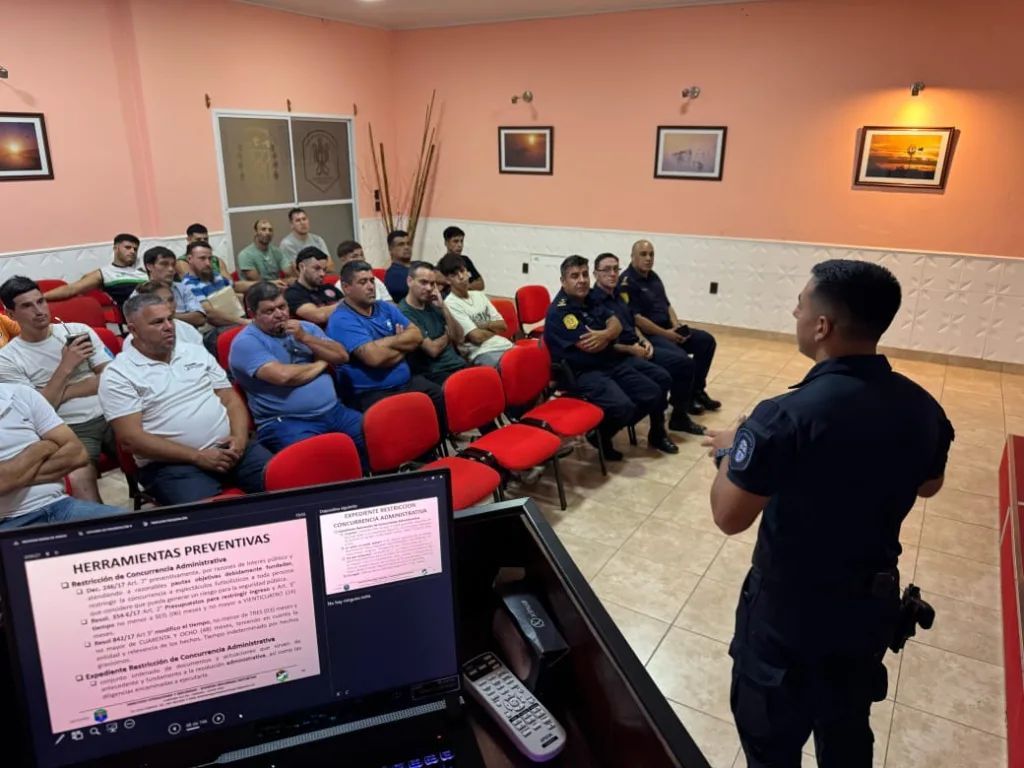Reunión en Jefatura Departamental Uruguay para Fortalecer la Seguridad en Eventos Deportivos