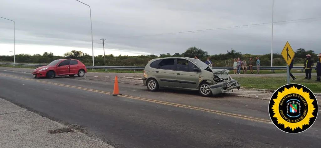 Fuerte choque frontal en la Ruta 12, acceso a Gobernador Echagüe