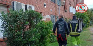 Quedó afuera de su departamento por olvidar las llaves y requirió asistencia de los Bomberos