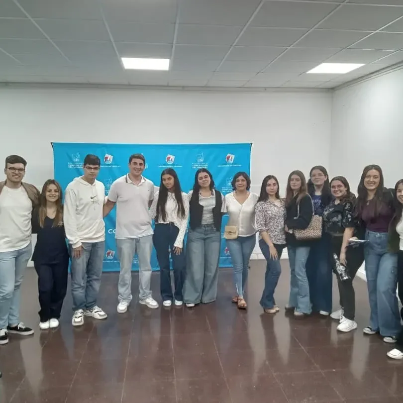 Charla sobre Parkinson en la Facultad de Ciencias Médicas